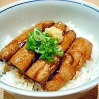 薬味だらけの さんまの蒲焼丼